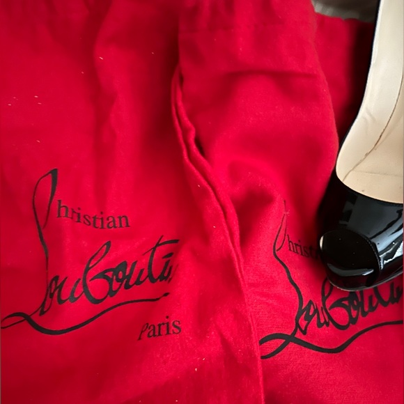 Authentic Christian Louboutin Very Prive 38.5 Black patent peep toe pump. 5”heel - Picture 10 of 11